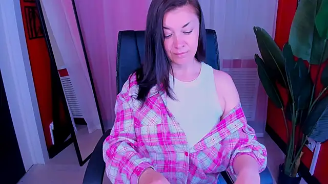 Snapshot of AnaMills chatting on June 24, 2026, 10:09 pm AnaMills online show from June 24, 2026, 10:09 pm
