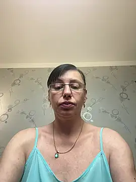 Amberhotqueen online show from June 28, 2026, 8:26 pm