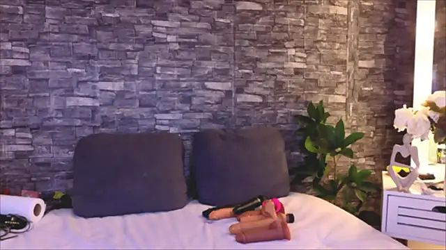 Snapshot of JennyPisik chatting on November 14, 2025, 9:08 am JennyPisik online show from November 14, 2025, 9:08 am