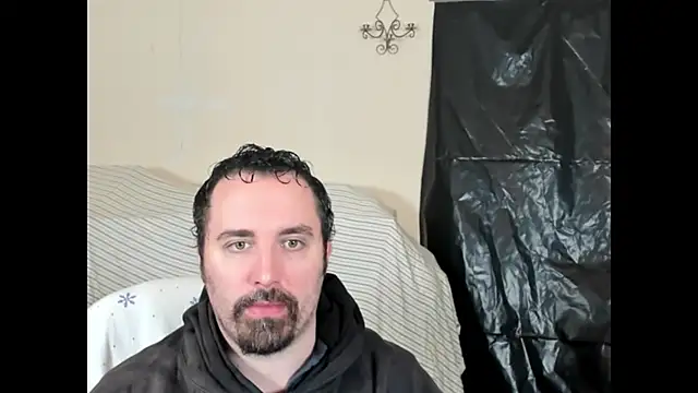 Snapshot of Metalstud chatting on November 18, 2025, 9:30 pm Metalstud online show from November 18, 2025, 9:30 pm