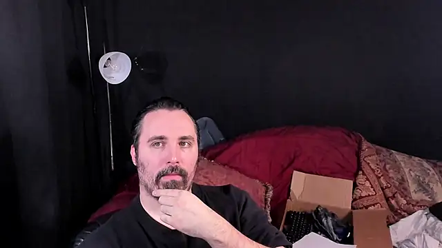 Snapshot of Metalstud chatting on December 3, 2025, 4:42 am Metalstud online show from December 3, 2025, 4:42 am