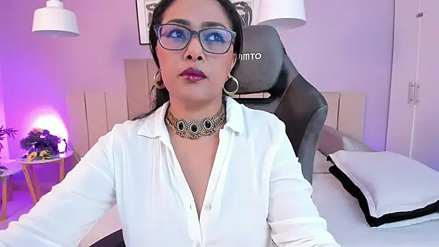 Inndrahot online show from February 16, 2025, 2:53 am