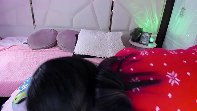 Inndrahot online show from November 21, 2025, 1:15 am