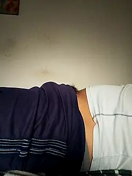 tarra122 online show from April 15, 2026, 7:58 pm