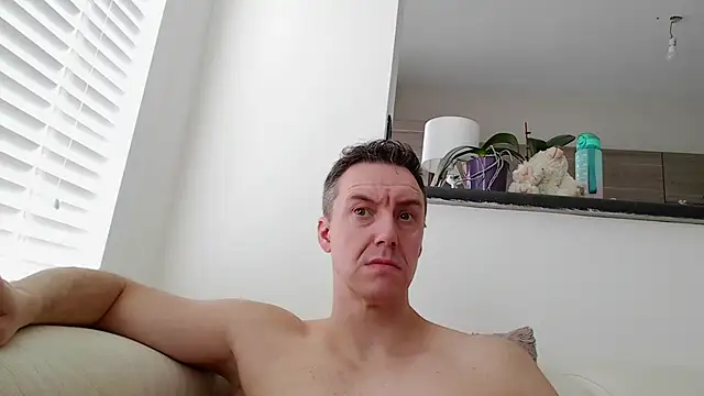 Snapshot of ploki2180 chatting on April 12, 2026, 10:31 am ploki2180 online show from April 12, 2026, 10:31 am