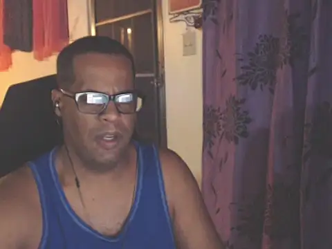 Snapshot of thesugar32 chatting on October 3, 2025, 1:46 am thesugar32 online show from October 3, 2025, 1:46 am