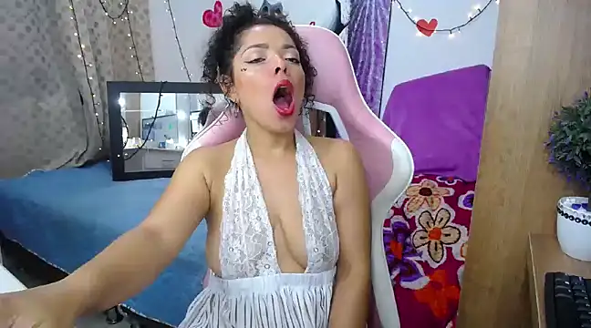 Snapshot of MarilynJones chatting on December 27, 2024, 7:18 am MarilynJones online show from December 27, 2024, 7:18 am