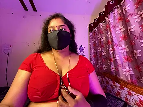 Snapshot of Love_4Sex chatting on January 8, 2026, 5:32 am Love 4Sex online show from January 8, 2026, 5:32 am