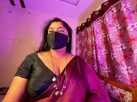 Snapshot of Love_4Sex chatting on January 19, 2026, 5:55 am Love 4Sex online show from January 19, 2026, 5:55 am