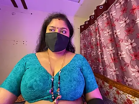 Snapshot of Love_4Sex chatting on February 2, 2026, 2:10 am Love 4Sex online show from February 2, 2026, 2:10 am