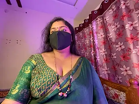 Snapshot of Love_4Sex chatting on February 9, 2026, 5:33 am Love 4Sex online show from February 9, 2026, 5:33 am