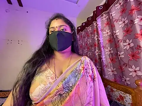 Snapshot of Love_4Sex chatting on February 10, 2026, 5:55 am Love 4Sex online show from February 10, 2026, 5:55 am