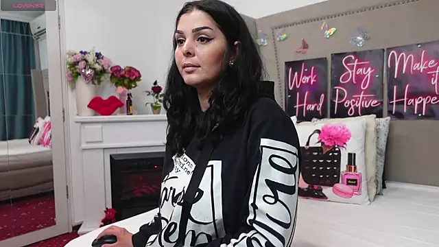 Snapshot of LexyRene chatting on May 3, 2026, 11:38 am LexyRene online show from May 3, 2026, 11:38 am