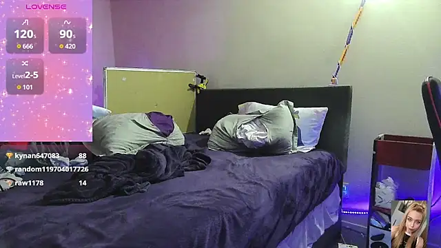 Blondiewithanass online show from October 18, 2025, 2:03 am