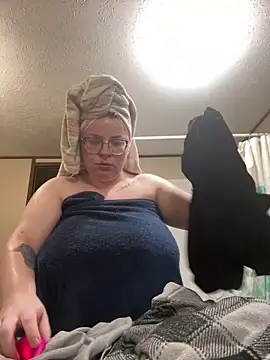 Snapshot of Blondiee_x chatting on March 4, 2025, 10:05 pm Blondiee x online show from March 4, 2025, 10:05 pm