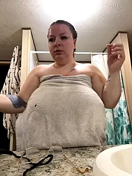 Snapshot of Blondiee_x chatting on September 18, 2025, 6:32 pm Blondiee x online show from September 18, 2025, 6:32 pm