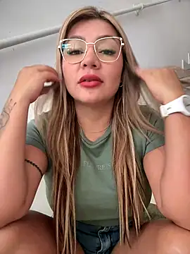 DIANITA 1988 online show from September 14, 2025, 4:28 pm