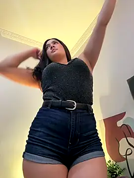 Snapshot of Nina_lovi chatting on September 21, 2025, 12:01 am Nina lovi online show from September 21, 2025, 12:01 am