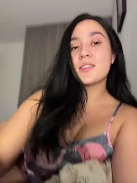 Nina lovi online show from August 5, 2026, 4:04 am