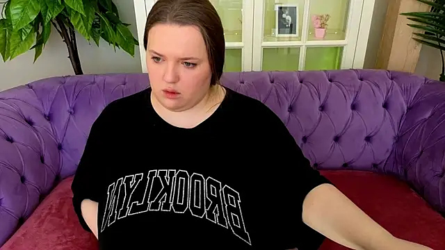  MarryGirl  online show from May 3, 2026, 7:53 pm