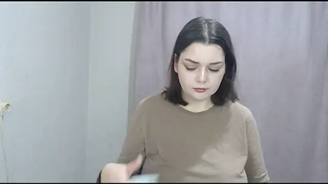 ohhhMie online show from December 14, 2025, 12:43 pm