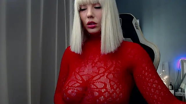 Snapshot of Queensy_Sins chatting on February 6, 2025, 4:25 pm Queensy Sins online show from February 6, 2025, 4:25 pm