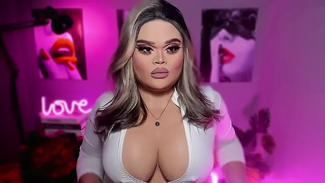 KarolinaThompson online show from December 16, 2025, 6:51 am