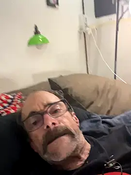 Snapshot of Trainee2Bpeed chatting on October 22, 2025, 9:42 am Trainee2Bpeed online show from October 22, 2025, 9:42 am