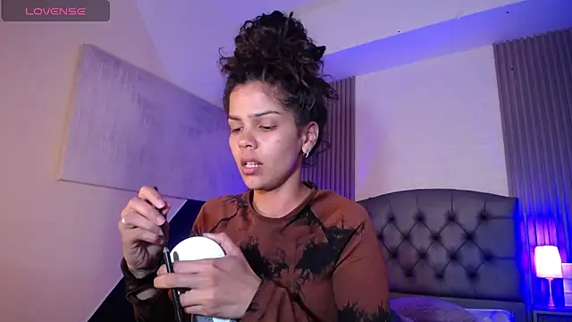 Snapshot of ximena_diaz chatting on March 1, 2025, 8:53 pm ximena diaz online show from March 1, 2025, 8:53 pm