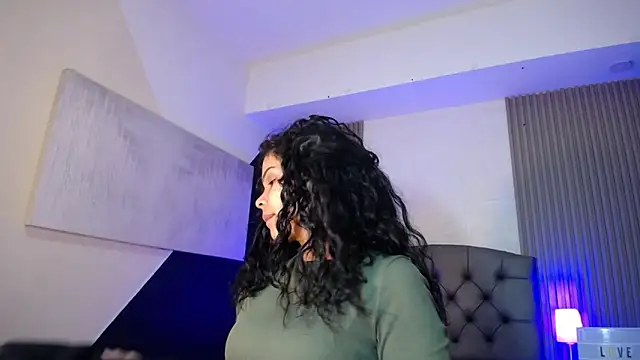 Snapshot of ximena_diaz chatting on March 17, 2025, 9:34 pm ximena diaz online show from March 17, 2025, 9:34 pm