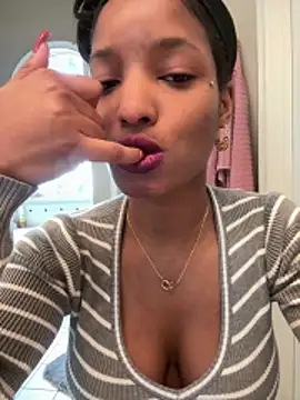 NicoleCocksXXX online show from March 31, 2026, 2:50 pm