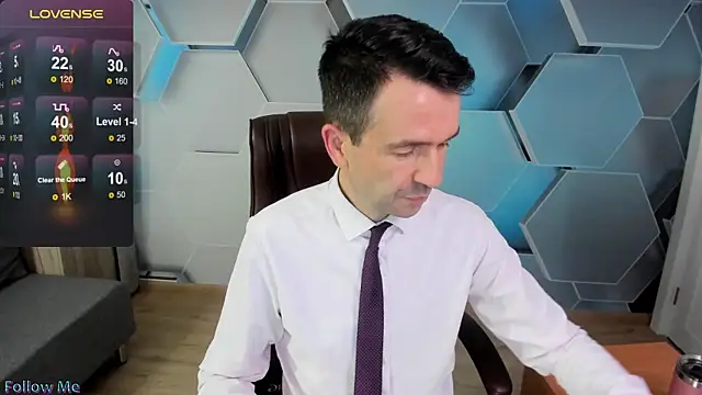 SteveTiger online show from November 30, 2025, 3:38 pm