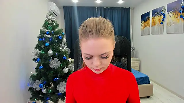 Snapshot of Strawberrye chatting on December 28, 2024, 5:35 pm Strawberrye online show from December 28, 2024, 5:35 pm