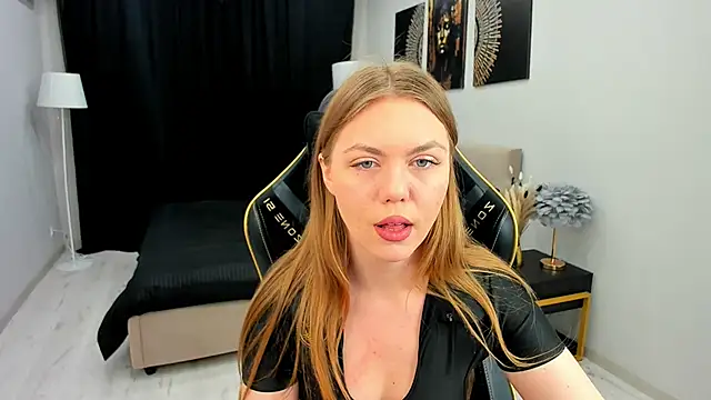 Strawberrye online show from November 26, 2025, 3:29 am