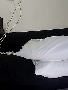 Snapshot of estrella_tasty chatting on February 1, 2026, 2:59 pm estrella tasty online show from February 1, 2026, 2:59 pm