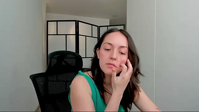 Snapshot of molly_marmalade_ chatting on December 3, 2025, 4:16 pm molly marmalade online show from December 3, 2025, 4:16 pm