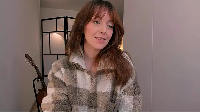 Snapshot of molly_marmalade_ chatting on July 7, 2026, 5:39 pm molly marmalade online show from July 7, 2026, 5:39 pm