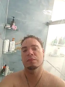 latinoflpr online show from September 18, 2025, 12:23 am