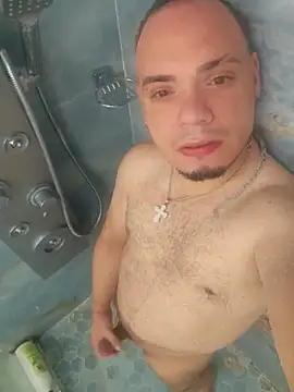 latinoflpr online show from December 4, 2025, 11:46 pm