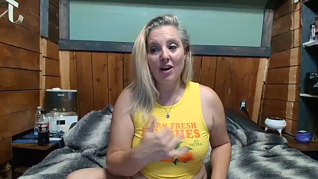 lisaxlovexxx online show from May 27, 2026, 1:57 am