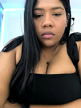 paola091 online show from February 15, 2025, 8:33 pm