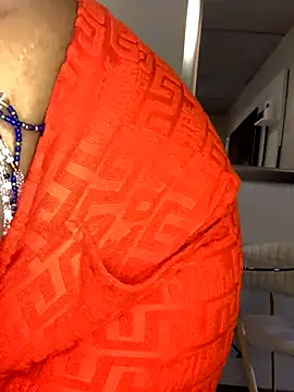 CurvyDesire1 online show from October 29, 2025, 9:44 am