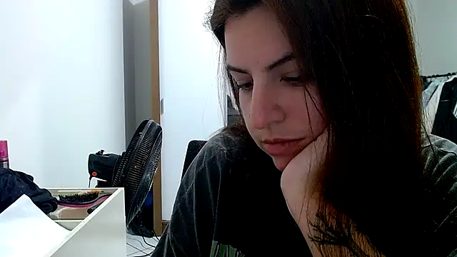 chelbyy online show from October 31, 2025, 5:52 am