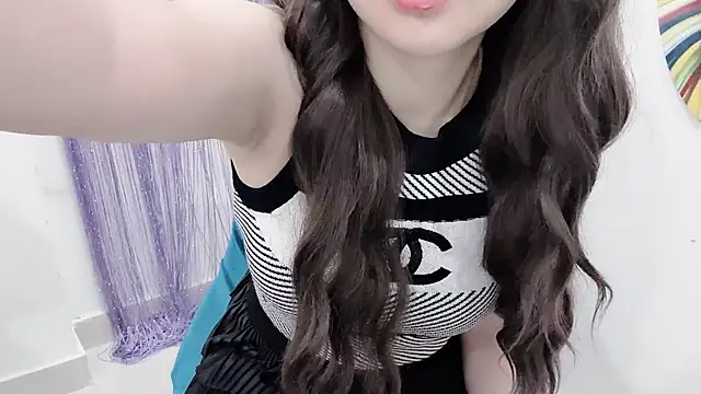 Aminababiew online show from May 6, 2026, 12:19 am