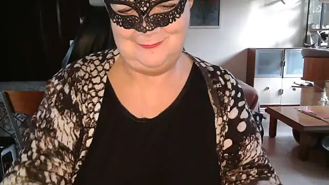 Snapshot of simona60 chatting on October 29, 2025, 2:30 pm simona60 online show from October 29, 2025, 2:30 pm