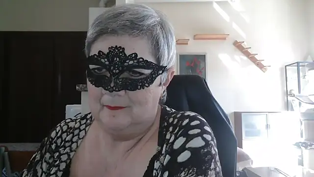 simona60 online show from April 6, 2026, 1:12 pm