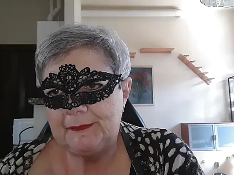 simona60 online show from May 7, 2026, 1:27 pm