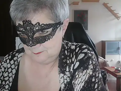 simona60 online show from May 15, 2026, 1:18 pm