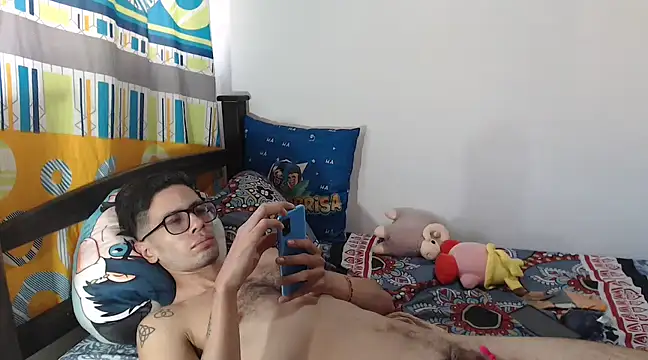 Snapshot of alisterxxx chatting on January 19, 2025, 9:45 pm alisterxxx online show from January 19, 2025, 9:45 pm