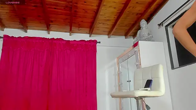 Snapshot of emily_hornett chatting on February 28, 2026, 3:18 am emily hornett online show from February 28, 2026, 3:18 am